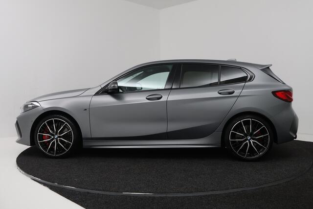 BMW 1-SERIE 118i Introduction Edition (PANORAMADAK, STOELVERWARMING, HK AUDIO, CAMERA, DEALER ONDERHOUDEN))