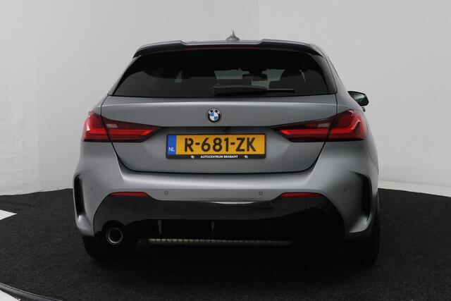BMW 1-SERIE 118i Introduction Edition (PANORAMADAK, STOELVERWARMING, HK AUDIO, CAMERA, DEALER ONDERHOUDEN))