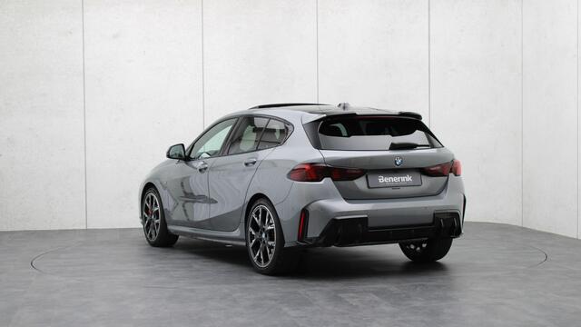 BMW 1-SERIE 120 M Sport Pro | Harman/Kardon | Panoramadak | Head-up | M Sportstoelen | Comfort Access | Memory | Driving Assistant Professional