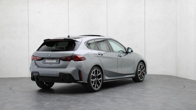 BMW 1-SERIE 120 M Sport Pro | Harman/Kardon | Panoramadak | Head-up | M Sportstoelen | Comfort Access | Memory | Driving Assistant Professional