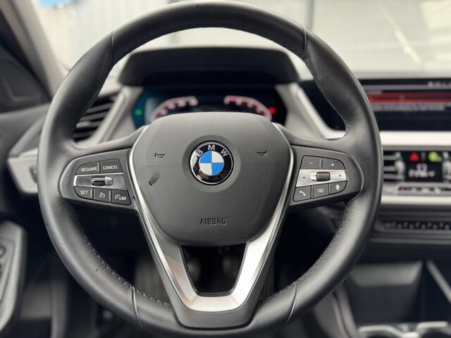 BMW 1-SERIE 116i | Navigatie | PDC | Cruise