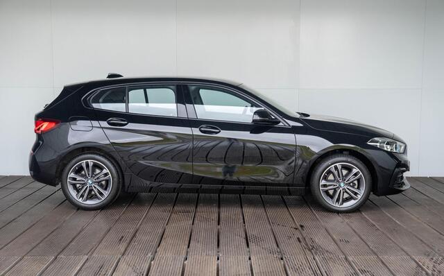 BMW 1-SERIE 118i | Sport Line | Sportstoelen voor |HiFi Audio | PDC voor/achter