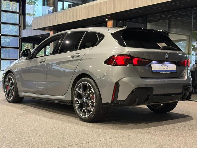 BMW 1-SERIE 120 M Sport Design Edition Panoramadak | Stoelverwarming | Camera | Carplay