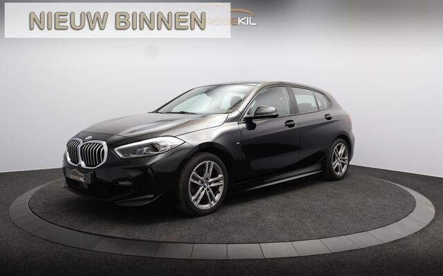BMW 1-SERIE 118i M Sport Dealeronderh. / Illuminated Boston / LED / Draadloos laden / Stoelverwarming / Panoramadak / PDC
