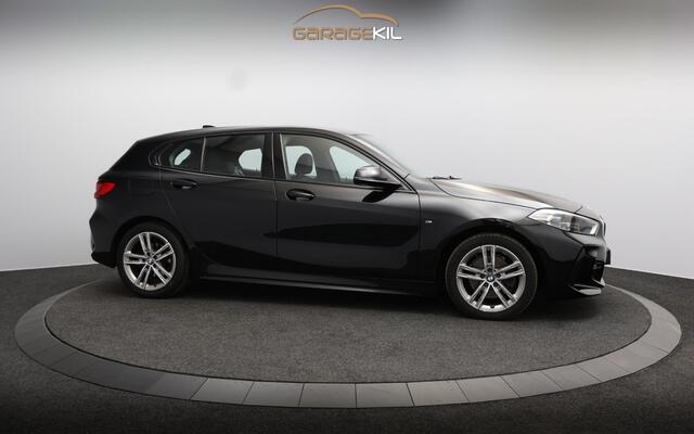 BMW 1-SERIE 118i M Sport Dealeronderh. / Illuminated Boston / LED / Draadloos laden / Stoelverwarming / Panoramadak / PDC
