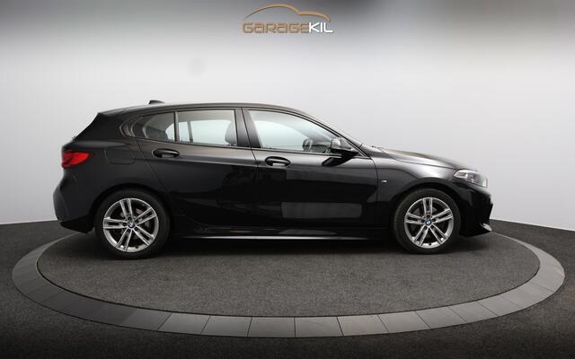 BMW 1-SERIE 118i M Sport Dealeronderh. / Illuminated Boston / LED / Draadloos laden / Stoelverwarming / Panoramadak / PDC