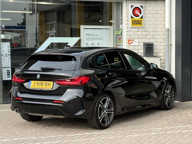 BMW 1-SERIE 118i Executive Edition | NAP | Dealer onderhouden | Stoelverwarming | Navigatie | LED | DAB | Climate Control | Cruise Control |