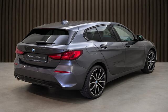 BMW 1-SERIE 118i Executive Edition Sportline | Cruise Contol | Ambiance Verlichting | Navigatie | Keyless | Parkeersensoren | Climate Control | LED | BTW