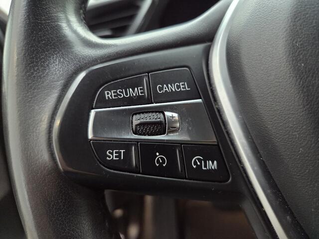 BMW 1-SERIE 118i Executive Edition Sportline | Cruise Contol | Ambiance Verlichting | Navigatie | Keyless | Parkeersensoren | Climate Control | LED | BTW