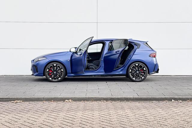 BMW 1-SERIE M135 xDrive | M Sport Pro | Premium Pack | Harman-Kardon |