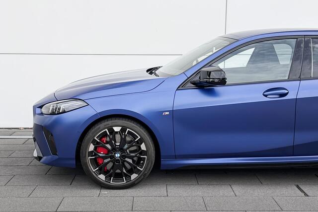 BMW 1-SERIE M135 xDrive | M Sport Pro | Premium Pack | Harman-Kardon |