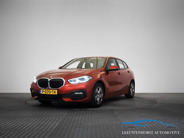 BMW 1-SERIE 118i Business Edition, automaat, digit. dash, camera, 2x PDC, climate, cruise, NL-dealerauto