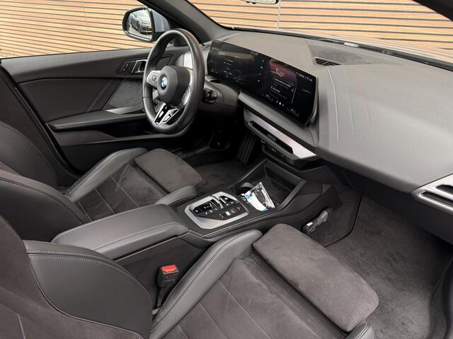 BMW 1-SERIE 120 M Sport Pro Shadow-Line Panoramadak / Sportstoelen / afnb. Trekhaak