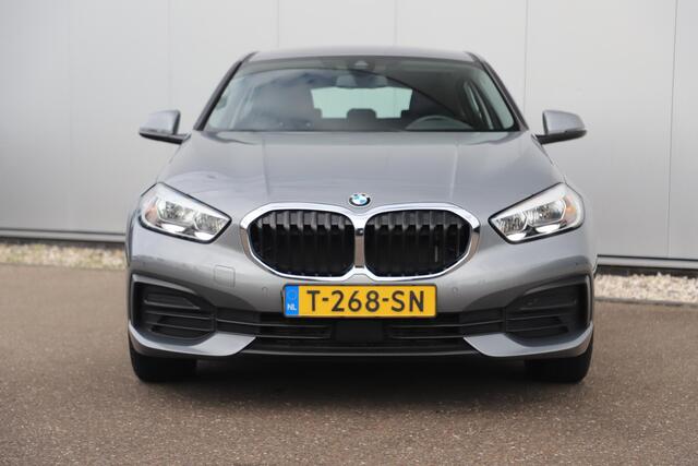 BMW 1-SERIE 118i 136PK Automaat Navigatie Draadloos Carplay Climate Cruise Control Parkeersensor