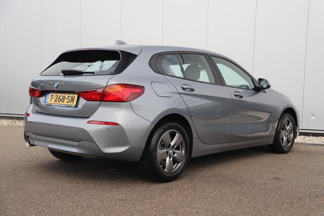 BMW 1-SERIE 118i 136PK Automaat Navigatie Draadloos Carplay Climate Cruise Control Parkeersensor