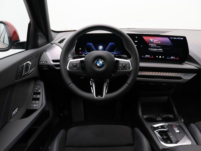 BMW 1-SERIE 120 M Sportpakket | Premium Pack | Stuurwielrand verwarmd | Panoramadak | Driving Assistant | Harman Kardon | 19''