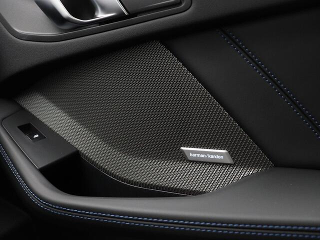 BMW 1-SERIE 120 M Sportpakket | Premium Pack | Stuurwielrand verwarmd | Panoramadak | Driving Assistant | Harman Kardon | 19''