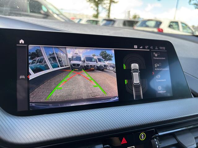 BMW 1-SERIE 118d High Executive | M Pakket | Shadow Line | Apple Carplay | Achterruitrijcamera