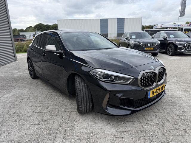 BMW 1-SERIE M135i xDrive High Executive M Sport Pano Harman-Kardon Leder HUD ACC 19 Inch