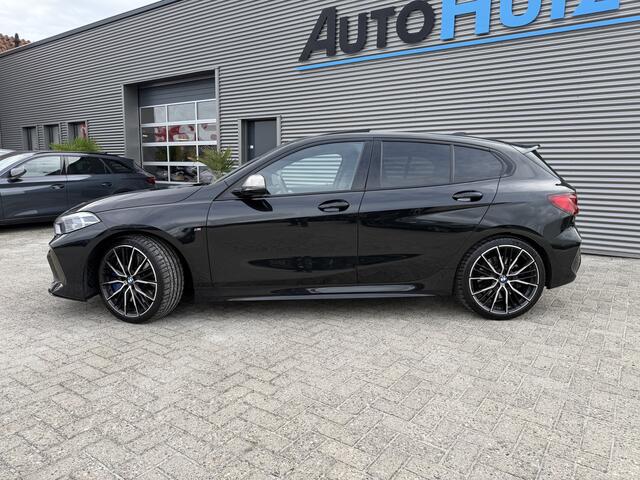 BMW 1-SERIE M135i xDrive High Executive M Sport Pano Harman-Kardon Leder HUD ACC 19 Inch