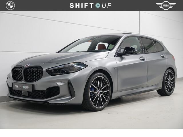 BMW 1-SERIE M135i xDrive Panoramadak | Harman Kardon | Head Up | ACC | Stuurverwarming