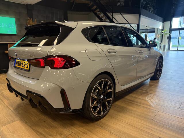 BMW 1-SERIE 120 M Sport Design Edition |HARMAN KARDON|PANO|STUUR-STOEL VERW.|LED|M SPORT REM|