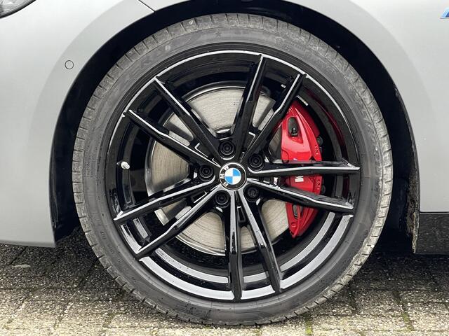 BMW 2-SERIE Coupé 220i | Frozen Pure Grey | M-Sport Pro | 19'' | Harman/Kardon | Getint Glas