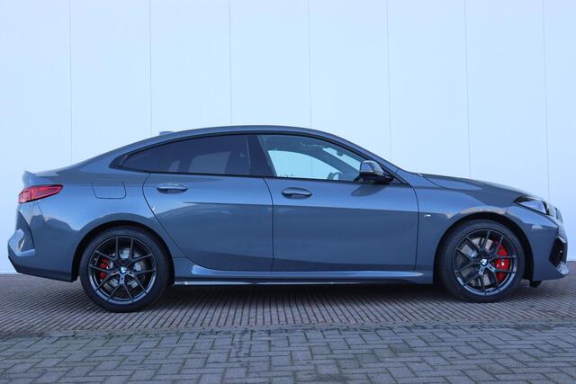 BMW 2-SERIE Gran Coupé 218i M Sportpakket Pro/ Premium Pack/ Comfort Pack/ Travel Pack/ Stuurwiel verwarmd/ Comfort Access/ panoramadak/ M Sportstoelen/