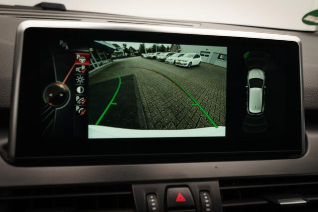 BMW 2-SERIE Active Tourer 225xe Plug-In Hybrid High Executive I Panoramadak I Leder I 19 inch LMV | Getint Glas