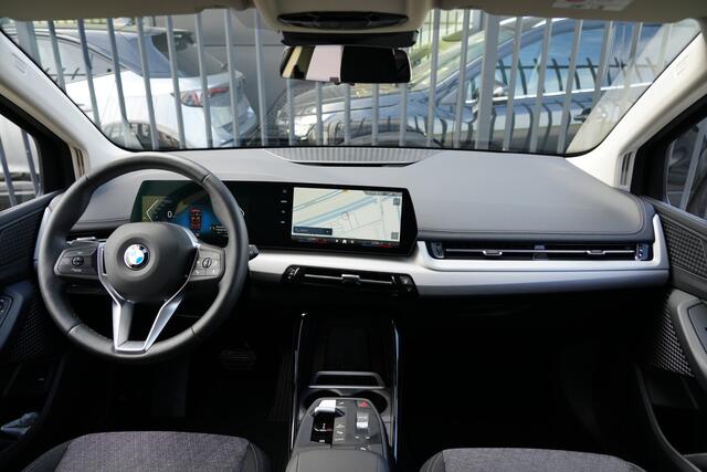 BMW 2-SERIE Active Tourer 216i 123pk Navigatie/Stoelverwarming/Camera