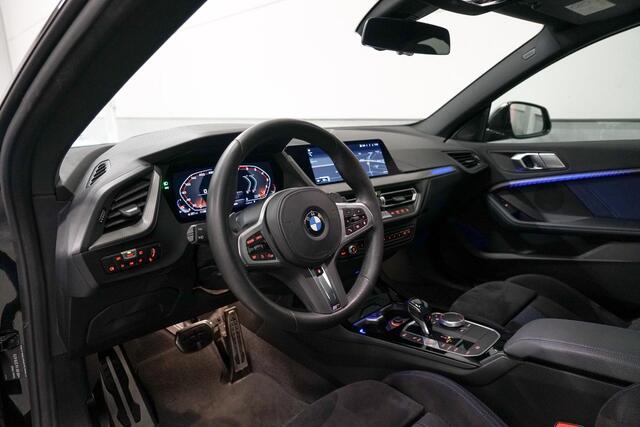 BMW 2-SERIE Gran Coupé M235i xDrive Panoramadak | Head Up | Stuurverwarming