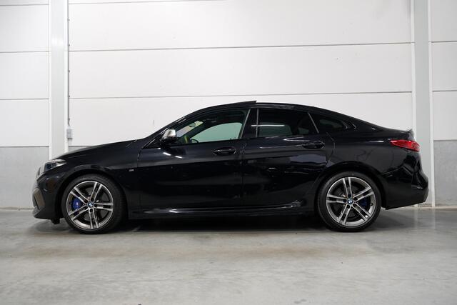 BMW 2-SERIE Gran Coupé M235i xDrive Panoramadak | Head Up | Stuurverwarming