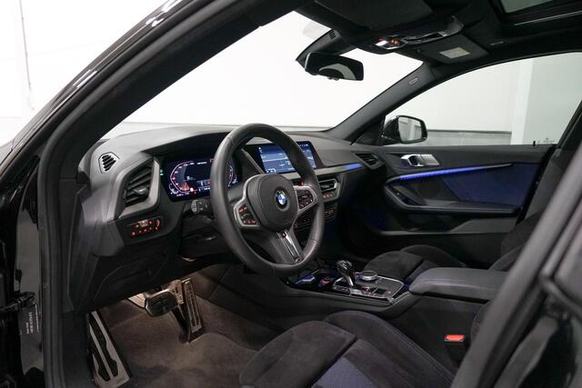 BMW 2-SERIE Gran Coupé M235i xDrive Panoramadak | Head Up | Stuurverwarming