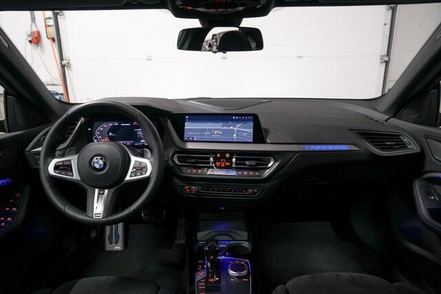 BMW 2-SERIE Gran Coupé M235i xDrive Panoramadak | Head Up | Stuurverwarming