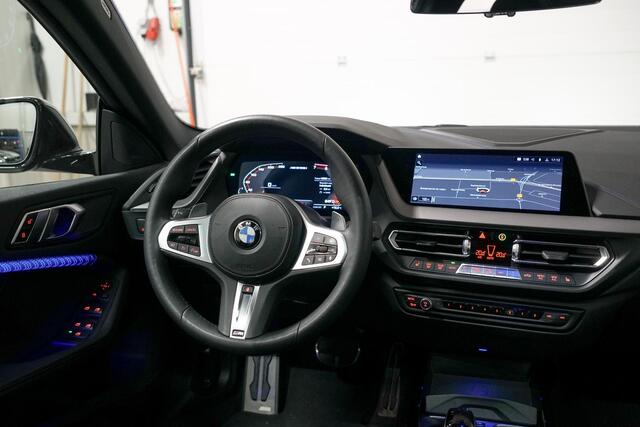 BMW 2-SERIE Gran Coupé M235i xDrive Panoramadak | Head Up | Stuurverwarming