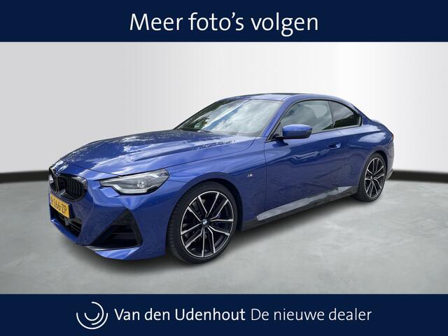 BMW 2-SERIE Coupé 220i 184pk High Executive / Navigatie / Stoelverwarming / Camera