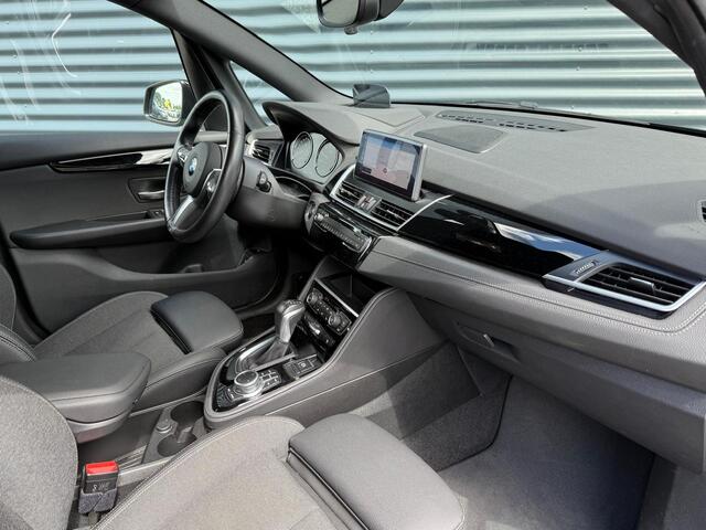 BMW 2-SERIE Active Tourer 225xe iPerformance Sport Sport Plug in Hybrid | PHEV | Adaptive Cruise | Head-up Display | Carplay | LED | Stoelverwarming | Camera |