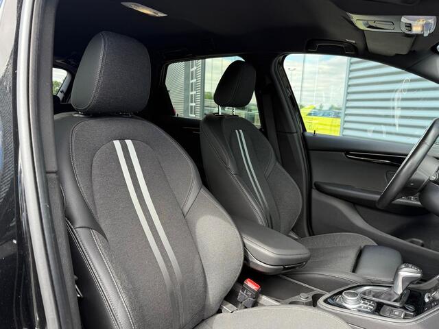 BMW 2-SERIE Active Tourer 225xe iPerformance Sport Sport Plug in Hybrid | PHEV | Adaptive Cruise | Head-up Display | Carplay | LED | Stoelverwarming | Camera |