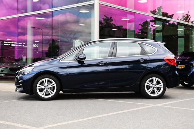 BMW 2-SERIE Active Tourer 218i High Executive Sport Line Automaat / Panoramadak / Achteruitrijcamera / Sportstoelen / Head-Up / LED / Stoelverwarming