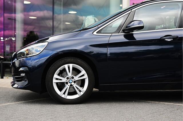 BMW 2-SERIE Active Tourer 218i High Executive Sport Line Automaat / Panoramadak / Achteruitrijcamera / Sportstoelen / Head-Up / LED / Stoelverwarming