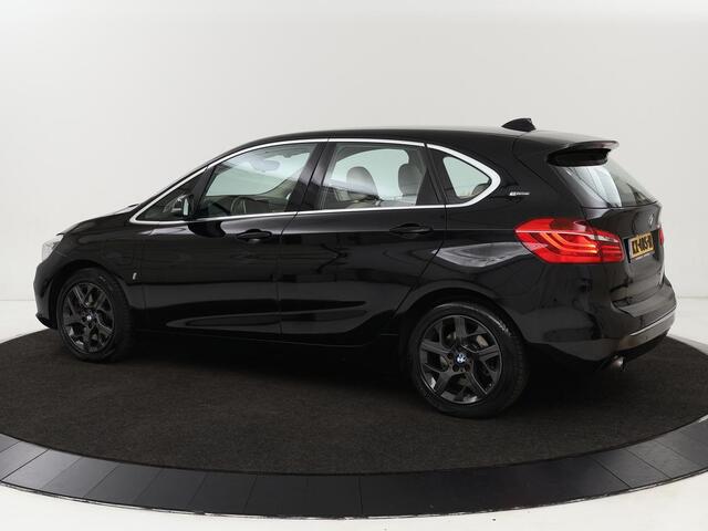 BMW 2-SERIE Active Tourer 225xe iPerformance High Executive | Adaptive cruise | Luxury Line | Head-Up | Leder | Stoelverwarming | Full LED | Keyless | Trekhaak | Sportstoelen | Navigatie | Climate control