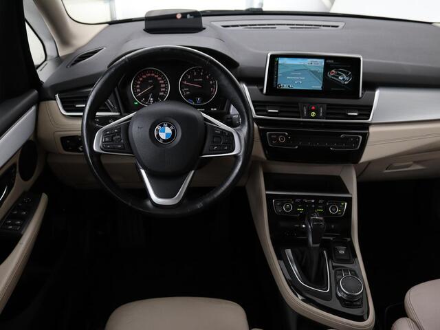 BMW 2-SERIE Active Tourer 225xe iPerformance High Executive | Adaptive cruise | Luxury Line | Head-Up | Leder | Stoelverwarming | Full LED | Keyless | Trekhaak | Sportstoelen | Navigatie | Climate control