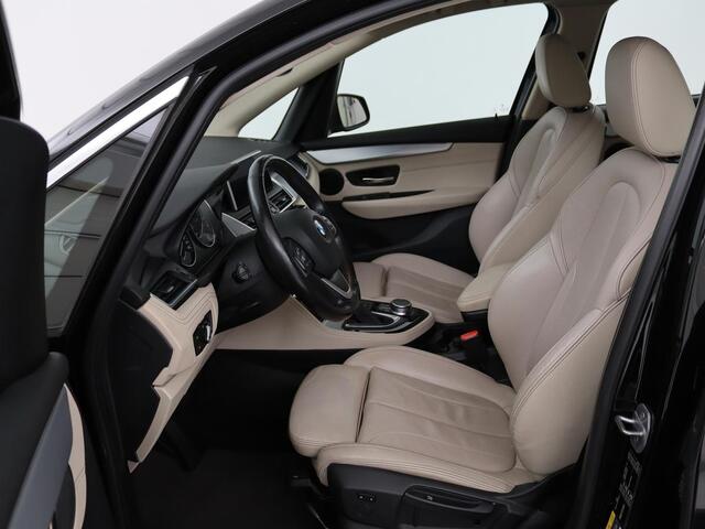 BMW 2-SERIE Active Tourer 225xe iPerformance High Executive | Adaptive cruise | Luxury Line | Head-Up | Leder | Stoelverwarming | Full LED | Keyless | Trekhaak | Sportstoelen | Navigatie | Climate control