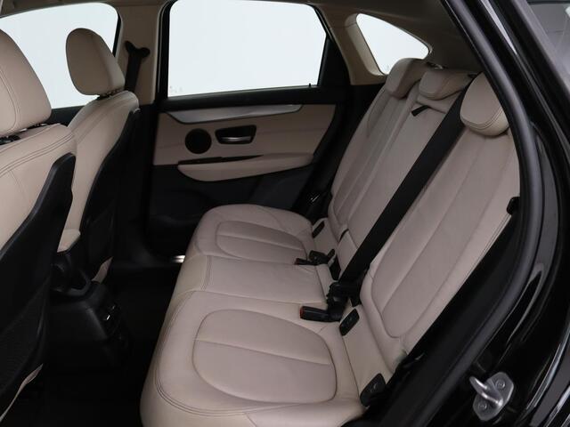 BMW 2-SERIE Active Tourer 225xe iPerformance High Executive | Adaptive cruise | Luxury Line | Head-Up | Leder | Stoelverwarming | Full LED | Keyless | Trekhaak | Sportstoelen | Navigatie | Climate control