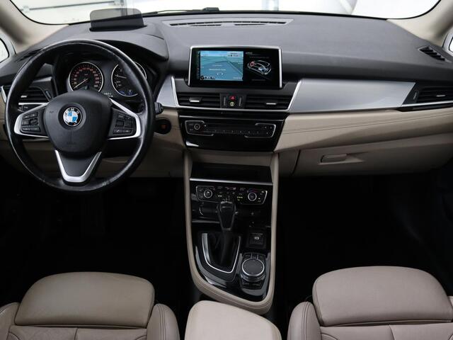 BMW 2-SERIE Active Tourer 225xe iPerformance High Executive | Adaptive cruise | Luxury Line | Head-Up | Leder | Stoelverwarming | Full LED | Keyless | Trekhaak | Sportstoelen | Navigatie | Climate control