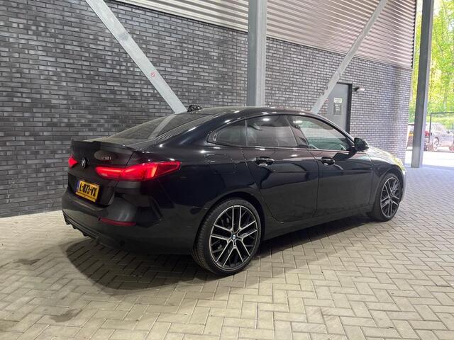 BMW 2-SERIE Gran Coupé 218i Business Edition Plus | Vol-Leder | Camera | 19 Inch | Getint Glas | Stoelverwarming