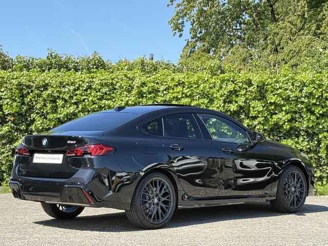 BMW 2-SERIE Gran Coupé 220 | M-Sport | 19'' | Panorama. | Elek. stoel. | Harman/Kardon | Comf. Acc. | Trekhaak | Stuur + stoelverw. | Getint glas | Driv. Ass Plus | Adapt. LED