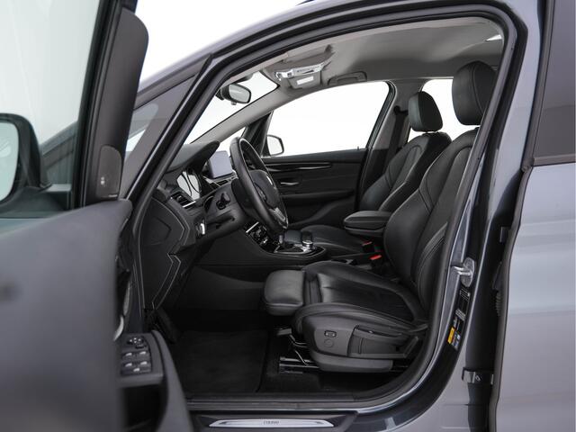 BMW 2-SERIE Active Tourer 225xe iPerformance Executive (INCL.BTW) *HEAD-UP | FULL-LEATHER | FULL-LED | HARMAN/KARDON | SPORT-SEATS | HEATED-SEATS | DAB+ | 17''ALU | ECC | PDC | CRUISE*