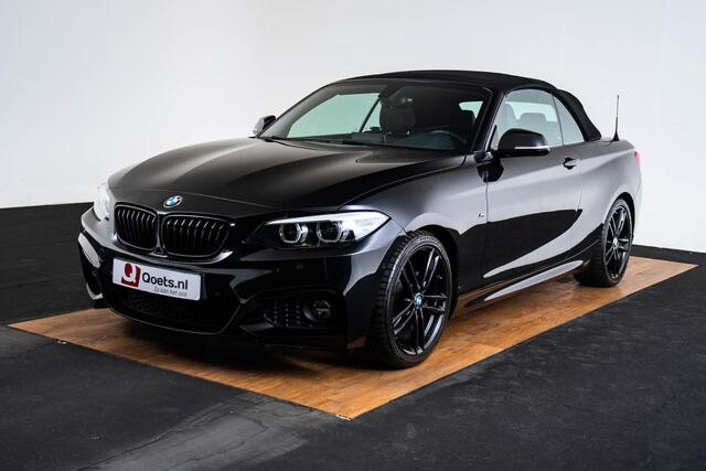BMW 2-SERIE Cabrio 220i High Executive Edition M Sport - Cruise Control - Park Assistant - Stuurwielrand verwarmd - HiFi - verwarmde voorstoelen - PDC voor/achter - Achteruitrijcamera - Windscherm - Middenarmsteun voor -