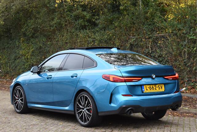 BMW 2-SERIE Gran Coupé 220i Business Edition Plus M-Sport | NL-Auto | Unieke kleur | Open dak | Keyless | HUD | Camera | Leder | Full LED | Vol
